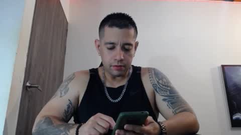 Snapshot of spartacus_cam chatting on 02/10/25, 05:25     online show from 02/10/25, 05:25