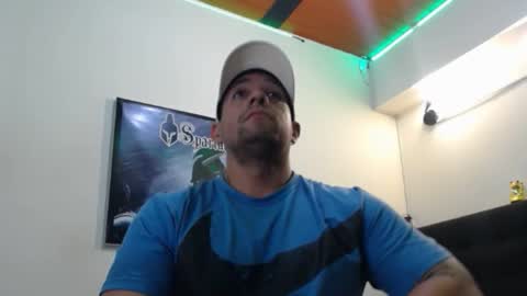 Snapshot of spartacus_cam chatting on 09/20/25, 07:09     online show from 09/20/25, 07:09