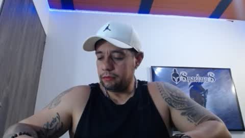 Snapshot of spartacus_cam chatting on 09/24/25, 06:06     online show from 09/24/25, 06:06