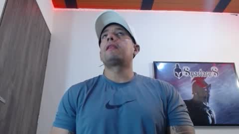 Snapshot of spartacus_cam chatting on 10/06/25, 05:05     online show from 10/06/25, 05:05