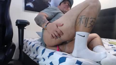 Snapshot of spartacus_cam chatting on 10/29/25, 06:04     online show from 10/29/25, 06:04