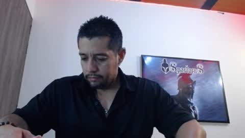 Snapshot of spartacus_cam chatting on 12/21/25, 05:25 online show from 12/21/25, 05:25