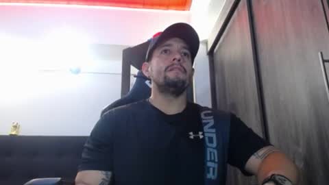 Snapshot of spartacus_cam chatting on 01/12/26, 05:12 online show from 01/12/26, 05:12