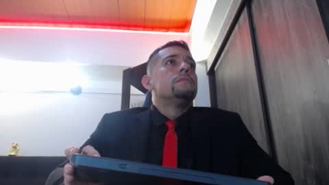Snapshot of spartacus_cam chatting on 01/15/26, 05:23 online show from 01/15/26, 05:23