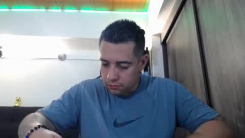 Snapshot of spartacus_cam chatting on 02/10/26, 04:38 online show from 02/10/26, 04:38