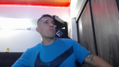 Snapshot of spartacus_cam chatting on 03/01/26, 05:20 online show from 03/01/26, 05:20