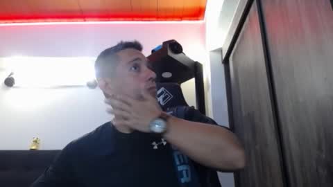 Snapshot of spartacus_cam chatting on 03/03/26, 05:02 online show from 03/03/26, 05:02