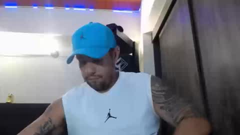 Snapshot of spartacus_cam chatting on 03/20/26, 05:23 online show from 03/20/26, 05:23