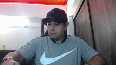 Snapshot of spartacus_cam chatting on 04/01/26, 05:08 online show from 04/01/26, 05:08
