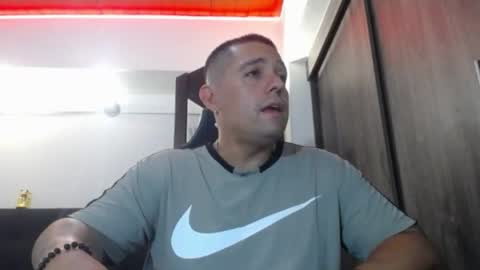 Snapshot of spartacus_cam chatting on 04/07/26, 05:08 online show from 04/07/26, 05:08