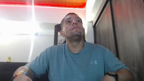 Snapshot of spartacus_cam chatting on 04/13/26, 05:02 online show from 04/13/26, 05:02
