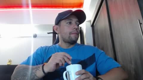 Snapshot of spartacus_cam chatting on 04/21/26, 05:14 online show from 04/21/26, 05:14