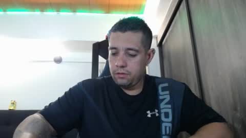 Snapshot of spartacus_cam chatting on 05/01/26, 05:56 online show from 05/01/26, 05:56