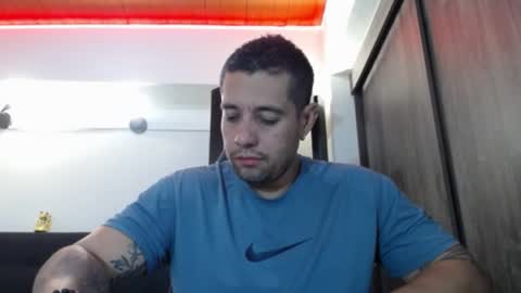 Snapshot of spartacus_cam chatting on 05/05/26, 05:04 online show from 05/05/26, 05:04