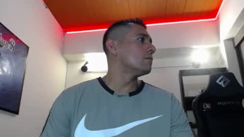 Snapshot of spartacus_cam chatting on 05/22/26, 06:31 online show from 05/22/26, 06:31