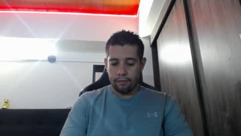 Snapshot of spartacus_cam chatting on 06/05/26, 05:36 online show from 06/05/26, 05:36