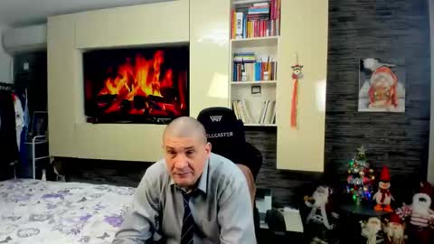 Snapshot of spartandaddy48 chatting on 02/17/26, 06:25 Spartan online show from 02/17/26, 06:25