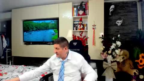 Snapshot of spartandaddy48 chatting on 04/15/26, 07:32 Spartan online show from 04/15/26, 07:32