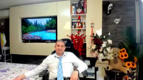 Snapshot of spartandaddy48 chatting on 05/05/26, 11:02 Spartan online show from 05/05/26, 11:02