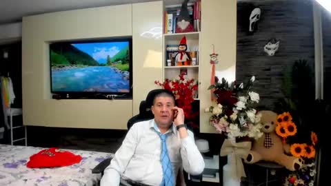 Snapshot of spartandaddy48 chatting on 05/08/26, 01:11 Spartan online show from 05/08/26, 01:11