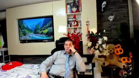 Snapshot of spartandaddy48 chatting on 05/14/26, 12:06 Spartan online show from 05/14/26, 12:06