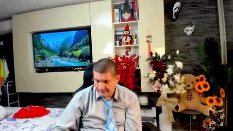 Snapshot of spartandaddy48 chatting on 05/15/26, 12:12 Spartan online show from 05/15/26, 12:12