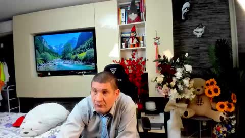 Snapshot of spartandaddy48 chatting on 05/16/26, 12:18 Spartan online show from 05/16/26, 12:18