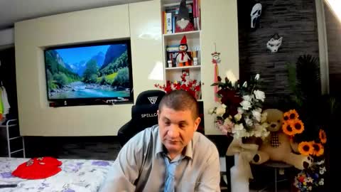 Snapshot of spartandaddy48 chatting on 05/16/26, 07:34 Spartan online show from 05/16/26, 07:34