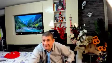 Snapshot of spartandaddy48 chatting on 05/16/26, 07:56 Spartan online show from 05/16/26, 07:56