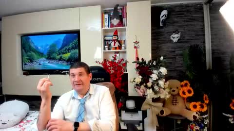 Snapshot of spartandaddy48 chatting on 05/27/26, 06:49 Spartan online show from 05/27/26, 06:49