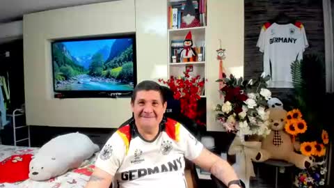 Snapshot of spartandaddy48 chatting on 06/12/26, 12:53 Spartan online show from 06/12/26, 12:53
