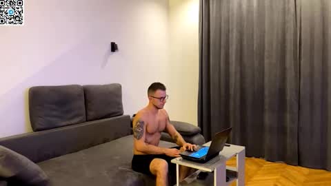 Snapshot of speed_god chatting on 11/11/25, 09:15 Alex online show from 11/11/25, 09:15