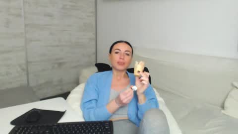 Carla online show from 12/07/24, 04:14