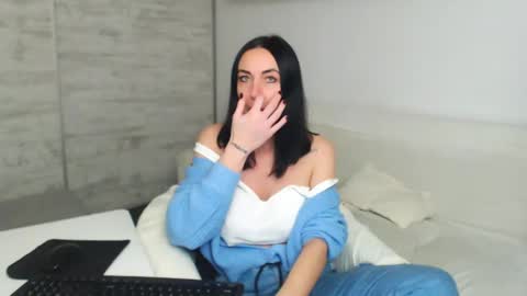Carla online show from 12/08/24, 03:35