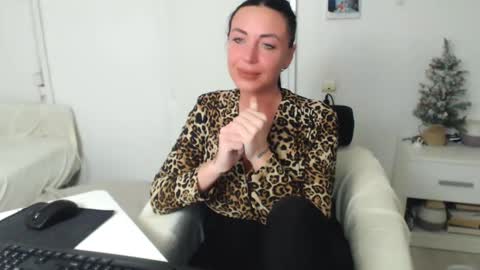Carla online show from 12/28/24, 09:40