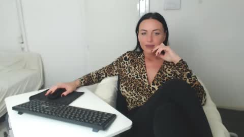Carla online show from 01/18/25, 11:00