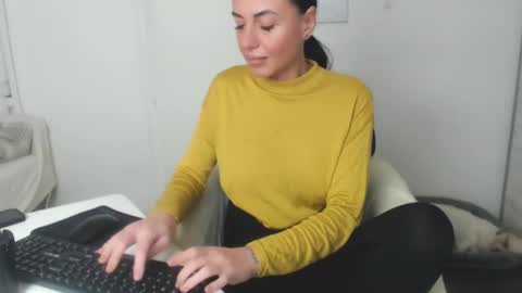 Carla online show from 02/21/25, 08:38