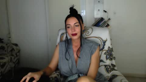 Carla online show from 09/10/25, 04:51