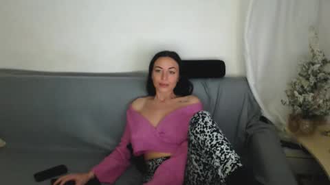 Carla online show from 12/19/25, 06:15