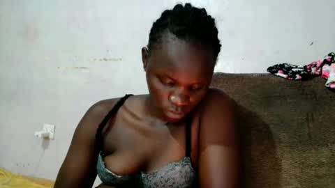 Snapshot of spicy_bella69 chatting on 05/20/26, 07:03 spicy_bella69 online show from 05/20/26, 07:03