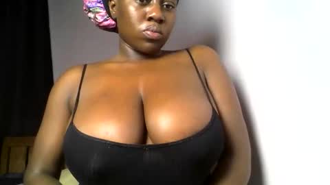 Snapshot of spicy_cherrie chatting on 04/03/26, 08:45 cherrie online show from 04/03/26, 08:45