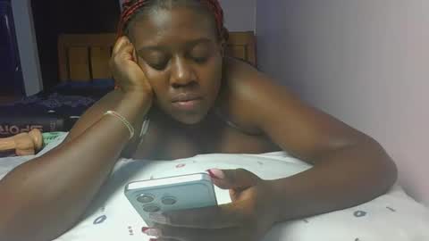 Snapshot of spicy_cherrie chatting on 04/15/26, 05:36 cherrie online show from 04/15/26, 05:36