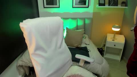 Sara online show from 02/21/25, 12:17