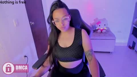 Snapshot of spicydollx_1 chatting on 06/20/26, 07:38 Geraldin online show from 06/20/26, 07:38