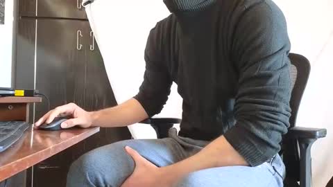 Marco. When Im offline you can view premium content in bio online show from 11/08/25, 09:31