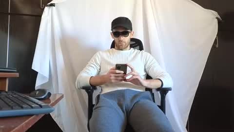 Marco. When Im offline you can view premium content in bio online show from 11/12/25, 10:15