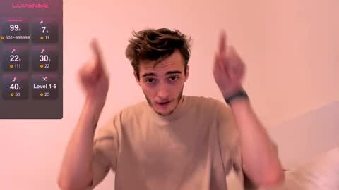 Snapshot of spider___man chatting on 11/17/25, 11:16 Spidey online show from 11/17/25, 11:16