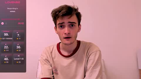 Snapshot of spider___man chatting on 11/18/25, 06:01 Spidey online show from 11/18/25, 06:01