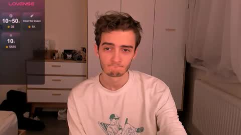 Snapshot of spider___man chatting on 11/25/25, 05:02 Spidey online show from 11/25/25, 05:02