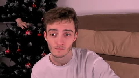 Snapshot of spider___man chatting on 12/14/25, 04:45 Spidey online show from 12/14/25, 04:45